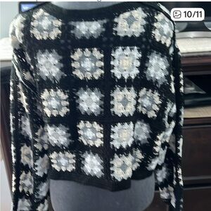 NWOT Crochet Knit Sweater black/ gray. Both L/XL